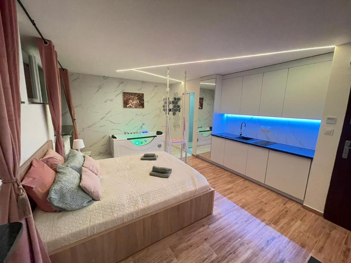 Appartamento Yourapart Jacuzzi Przy Zamku Krolewskim *